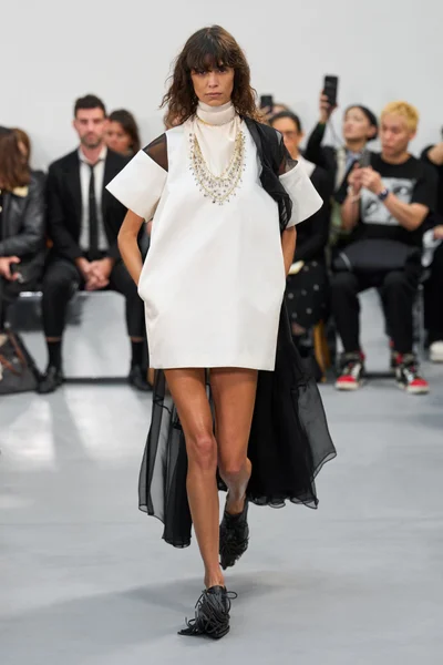 Look 1